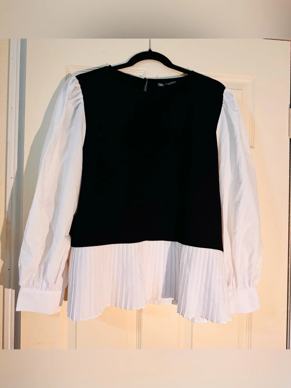 Zara Black Knit Bodice with White Pleated Hem Blouse XL